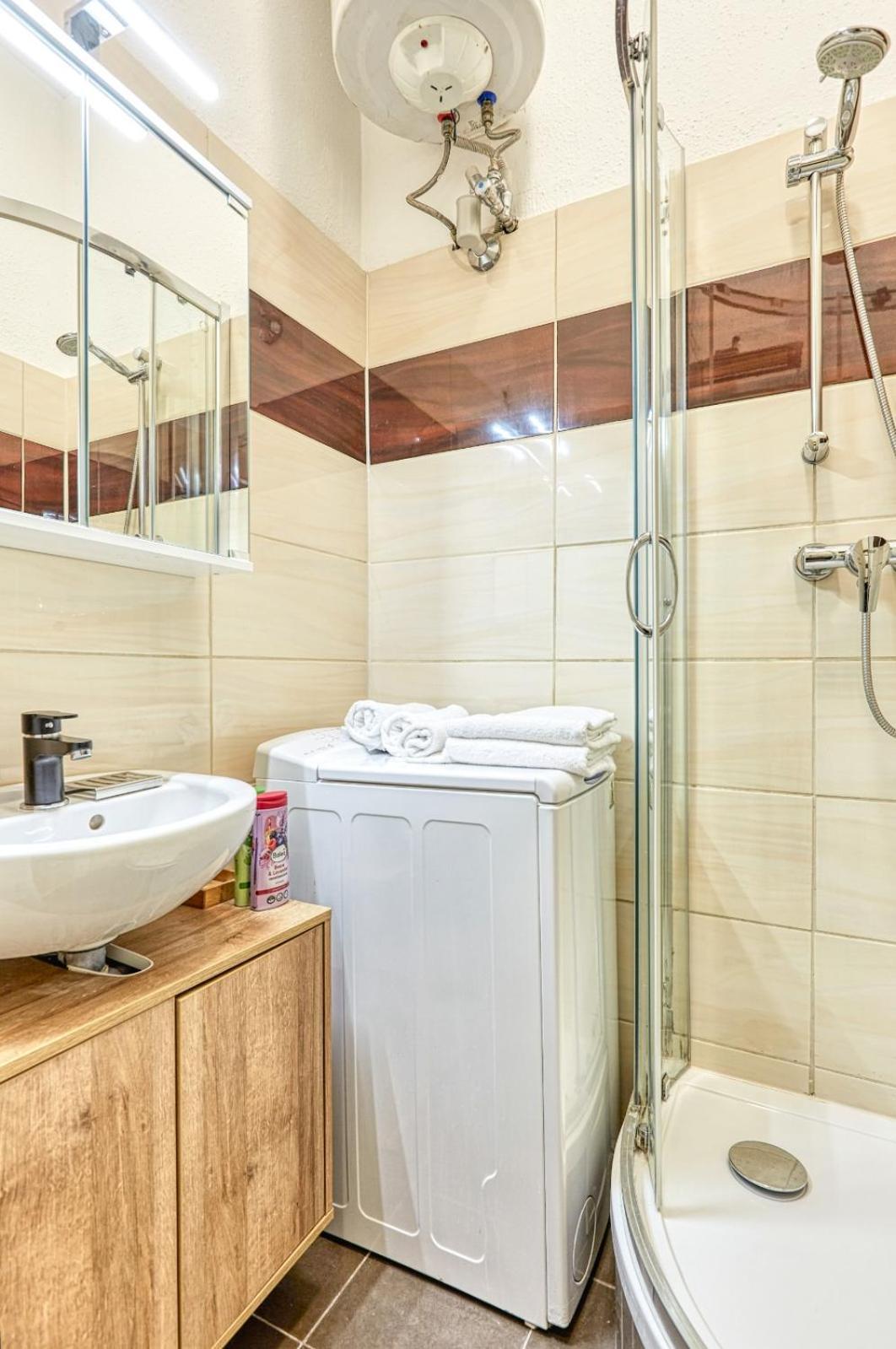 Lovely Airbnb Near Schoenbrunn Lägenhet Wien Exteriör bild