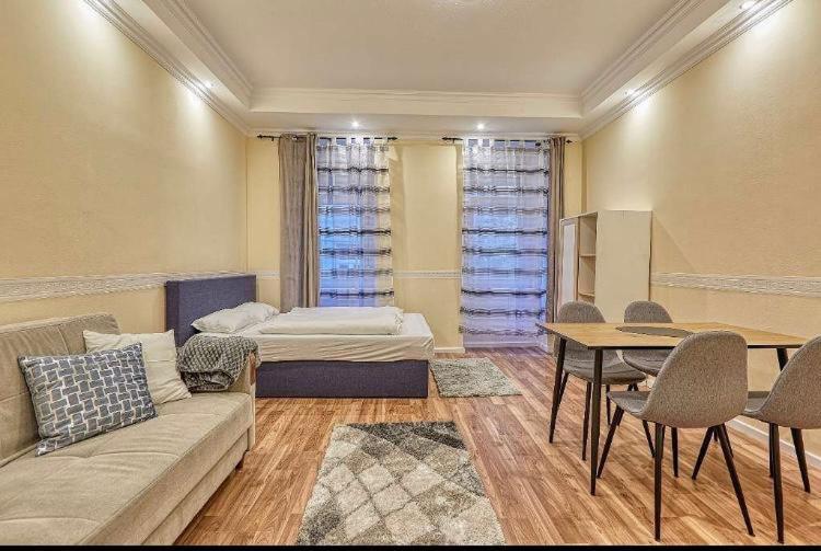 Lovely Airbnb Near Schoenbrunn Lägenhet Wien Exteriör bild